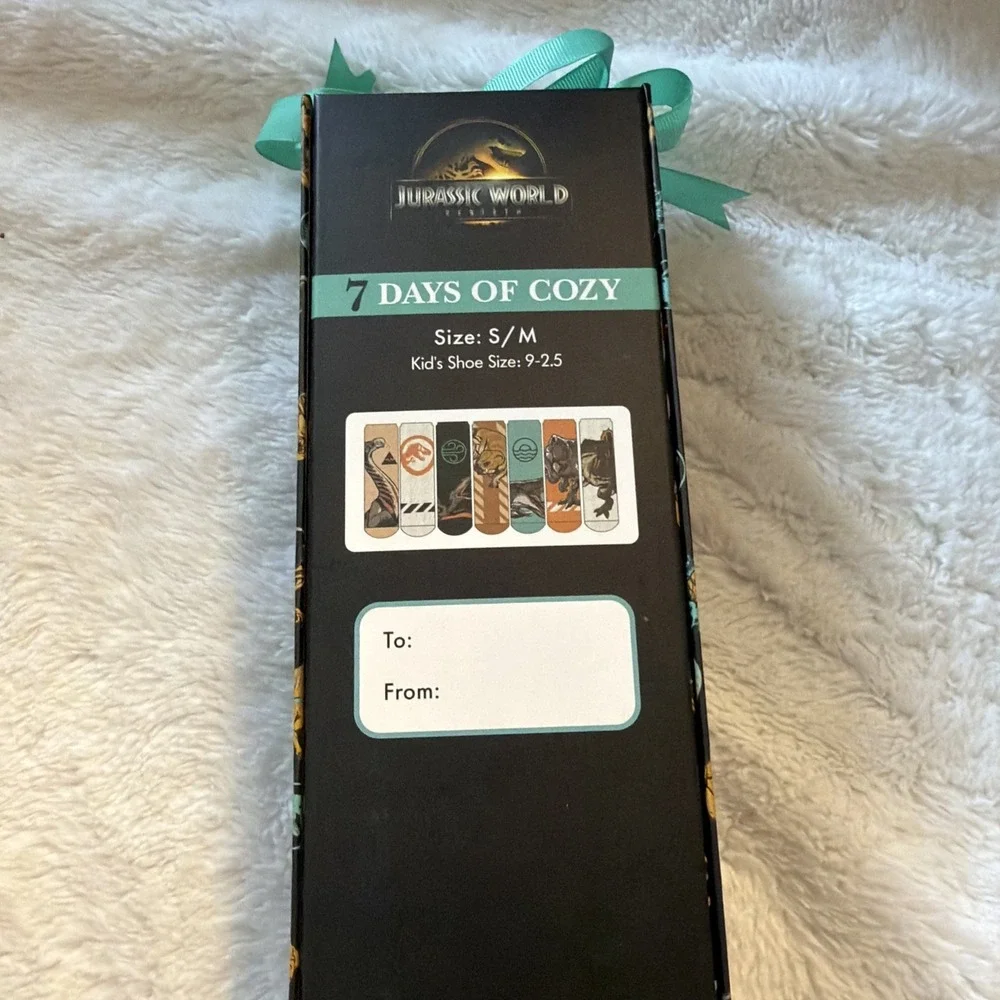 Jurassic World Kids Socks 7 Pack Gift Box Cozy Dinosaur S/M Shoe 9-2.5